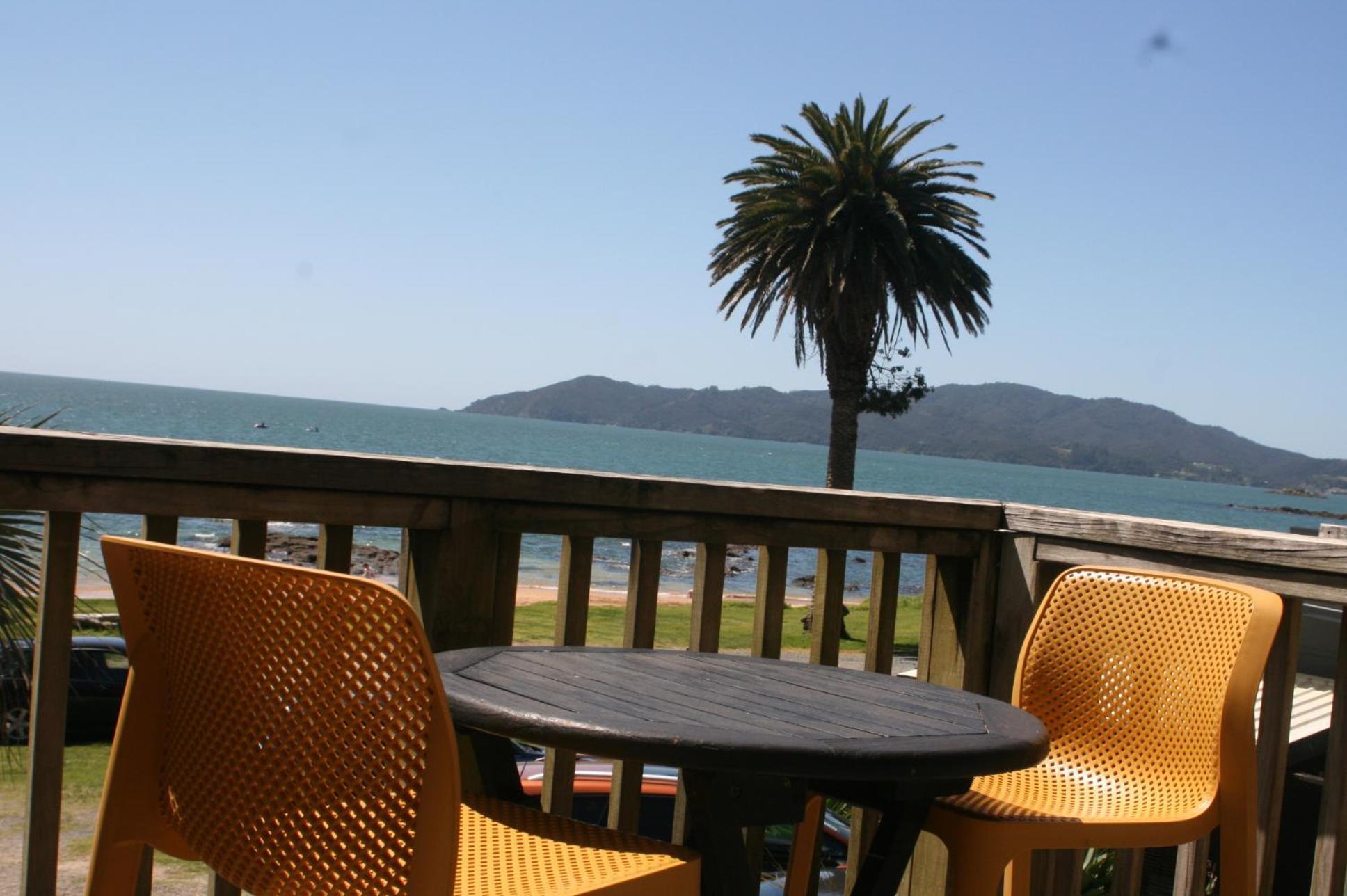 Driftwood Lodge Beachfront, Cable Bay, Northland クーパース・ビーチ エクステリア 写真