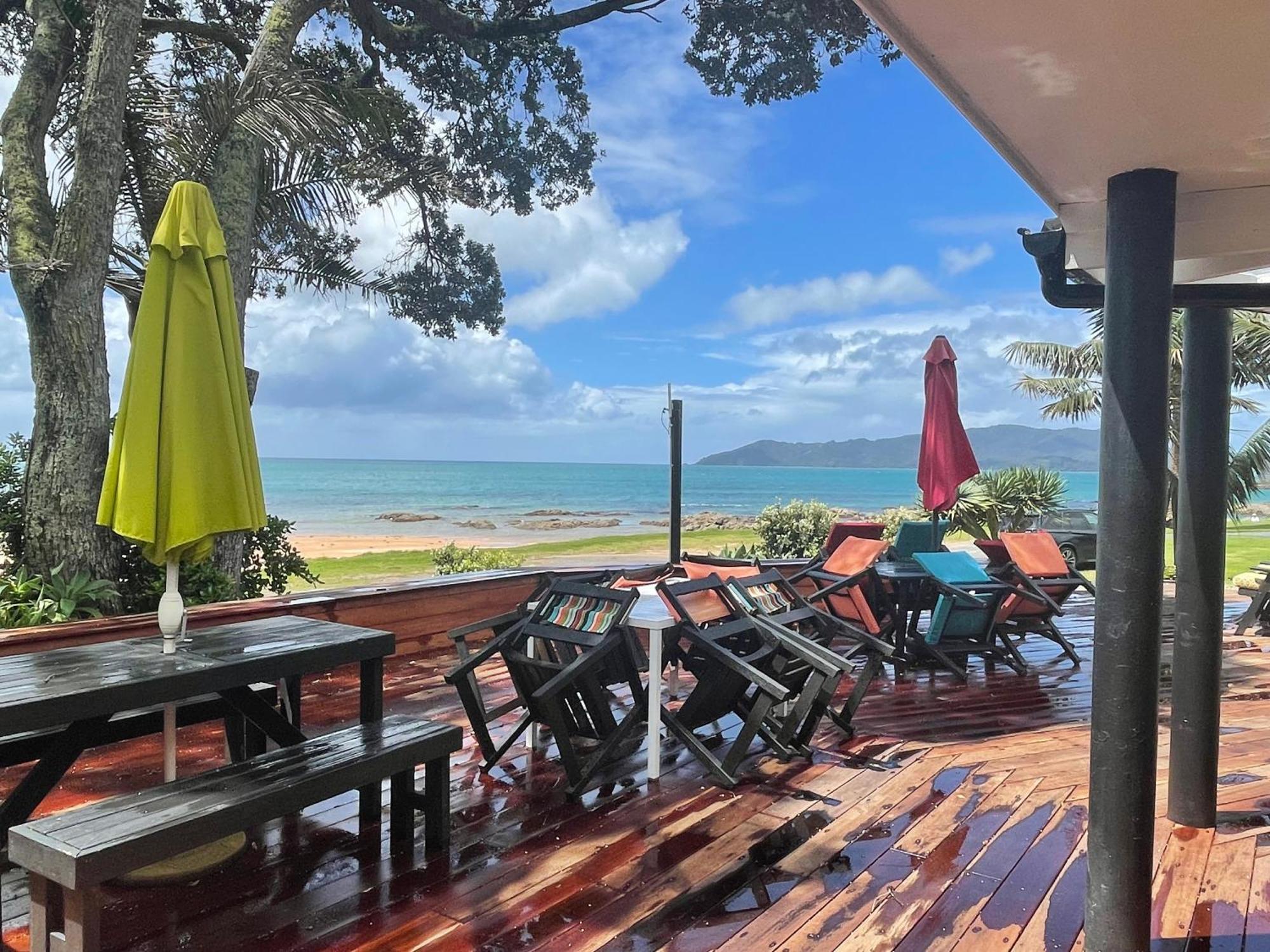 Driftwood Lodge Beachfront, Cable Bay, Northland クーパース・ビーチ エクステリア 写真