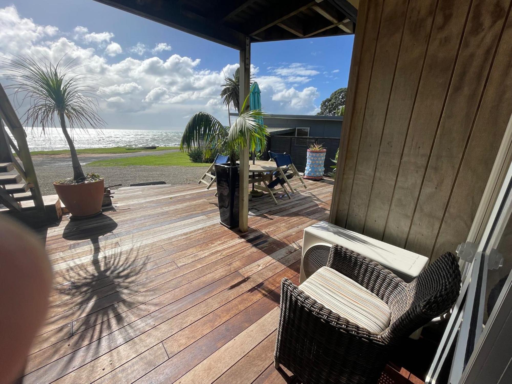 Driftwood Lodge Beachfront, Cable Bay, Northland クーパース・ビーチ エクステリア 写真