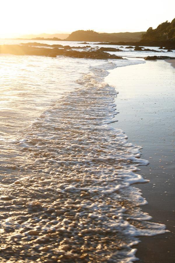 Driftwood Lodge Beachfront, Cable Bay, Northland クーパース・ビーチ エクステリア 写真