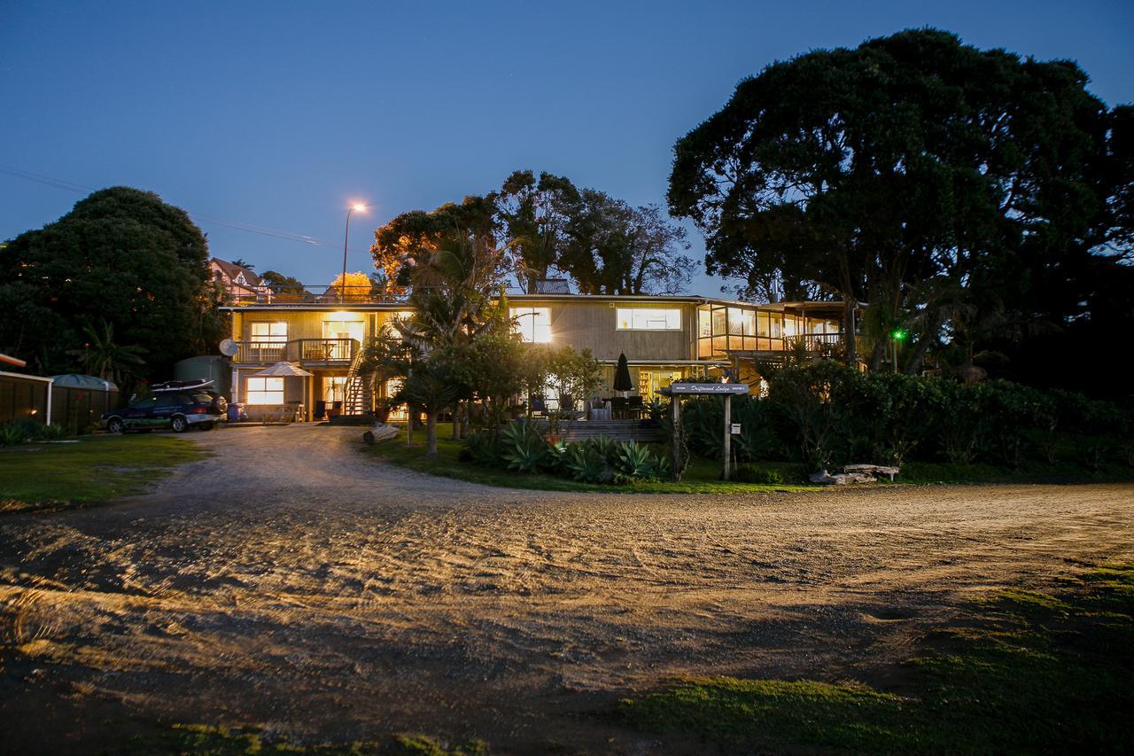 Driftwood Lodge Beachfront, Cable Bay, Northland クーパース・ビーチ エクステリア 写真